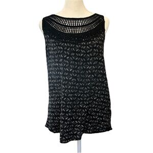 Maurice’s Tank Top, Black & White Crochet Trim Sleeveless Shell Camisole, Small